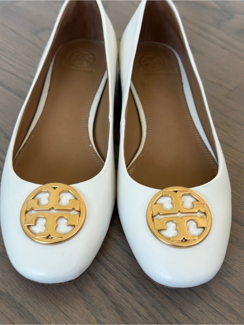 Tory Burch White Nappa Leather Logo Gold Medallion Flats